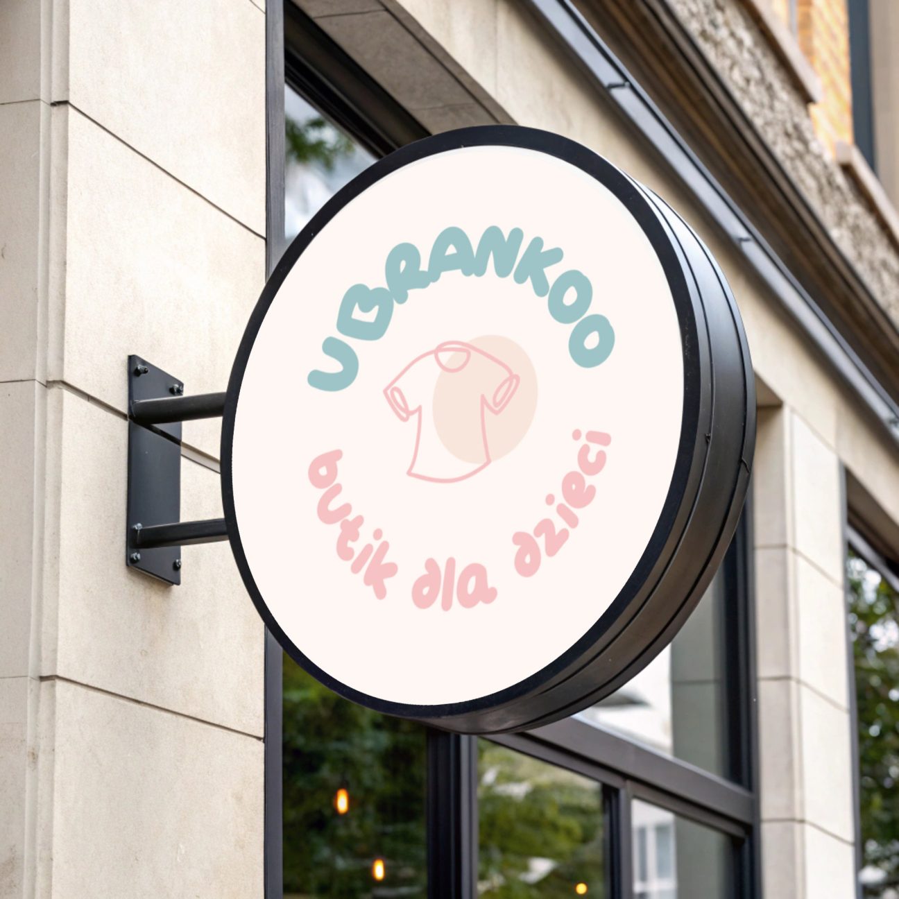 Reklama zewnętrzna butiku Ubrankoo